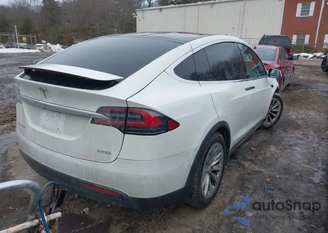 2017 Tesla Model X 100D/75D/90D z USA, uszkodzony, nr VIN 5YJXCBE21HF057705